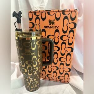 Stanley x Coach H2.0 FlowState Quencher tumbler 40 0z Brown